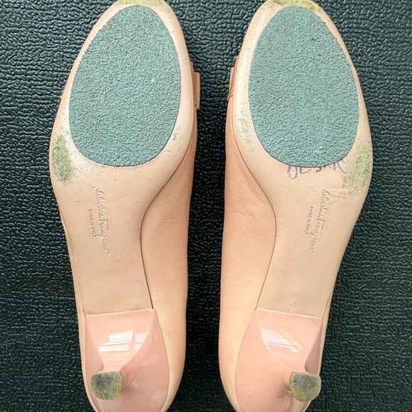 Salvatore Ferragamo Pink Kitten Heels with Bow - Picture 2 of 12